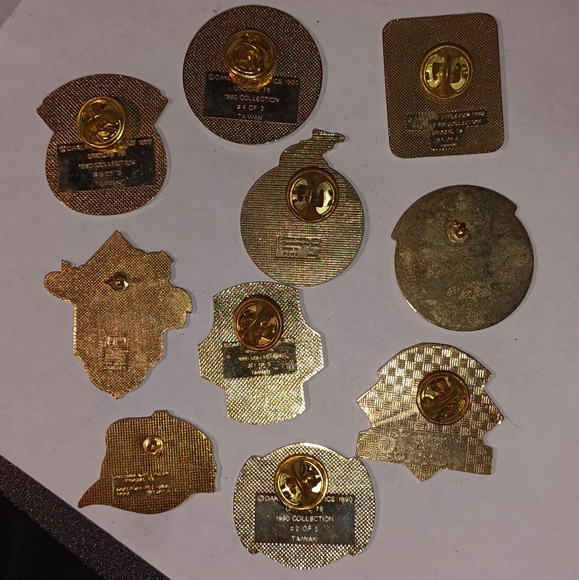 Authentic vintage Oakland A's collectible pins $9 each or all 10 for $80 - Picture 6 of 8